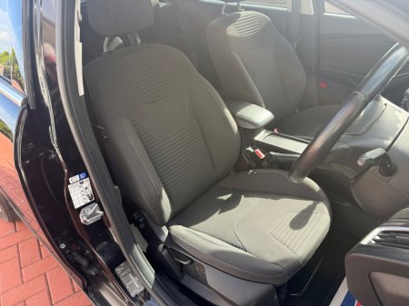 2016 Ford Focus - photo 16