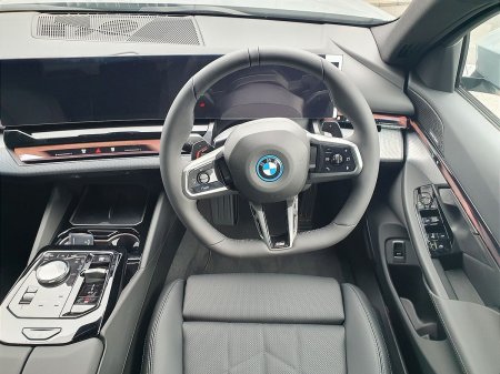 2026 BMW 5-Series - photo 5
