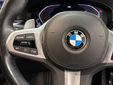 2022 BMW 5-Series - photo 17