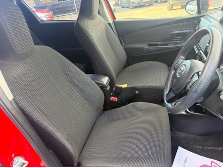 2017 Toyota Vitz - photo 5