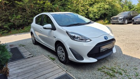 2019 Toyota Aqua - photo 2
