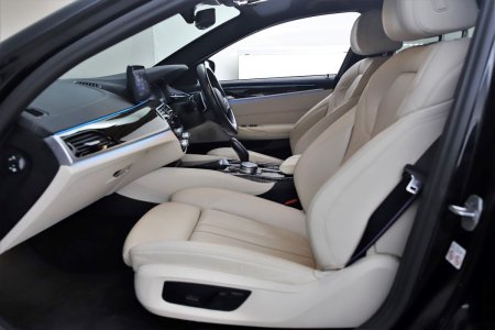 2023 BMW 5-Series - photo 15