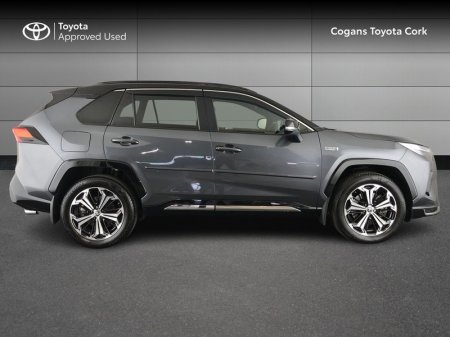 2025 Toyota RAV4 - photo 3
