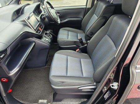 2016 Toyota Voxy - photo 26