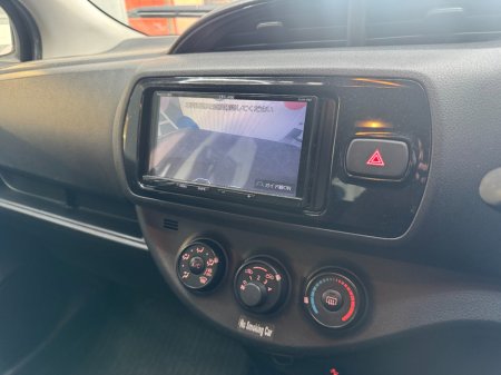 2018 Toyota Vitz - photo 8