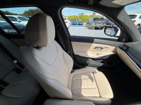 2022 BMW 3-Series - photo 29