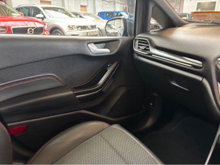 2021 Ford Fiesta - photo 13