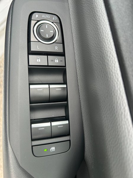 2024 Toyota Prius - photo 25