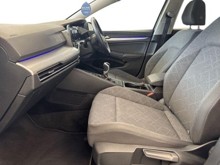 2024 Volkswagen Golf - photo 2