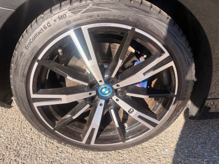 2025 BMW 5-Series - photo 11