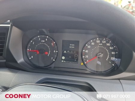2027 Nissan Interstar - photo 8