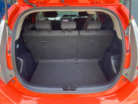 2014 Toyota Aqua - photo 17