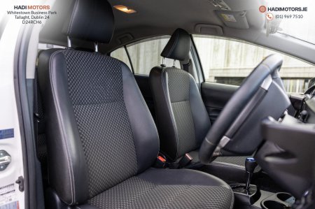 2015 Toyota Aqua - photo 11