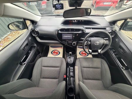 2018 Toyota Aqua - photo 11