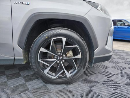 2020 Toyota RAV4 - photo 2