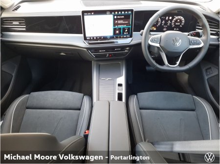 2027 Volkswagen Passat - photo 2