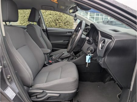 2017 Toyota Corolla - photo 13