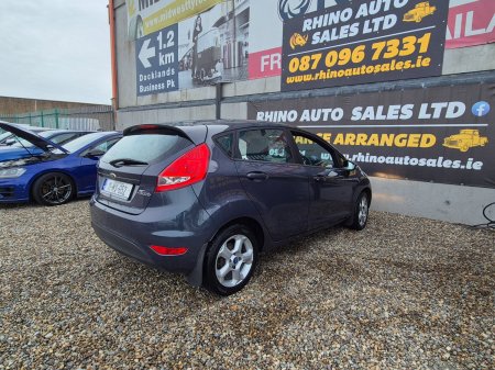 2011 Ford Fiesta - photo 5