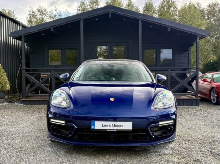 2022 Porsche Panamera - photo 2
