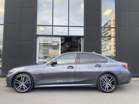 2022 BMW 3-Series - photo 7