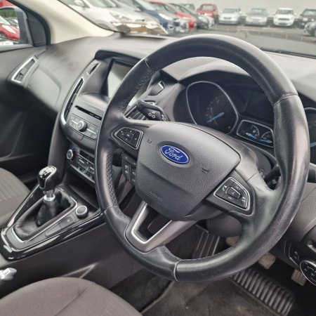 2017 Ford Focus - photo 12