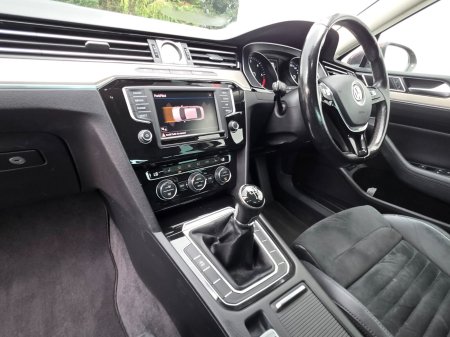 2017 Volkswagen Passat - photo 14