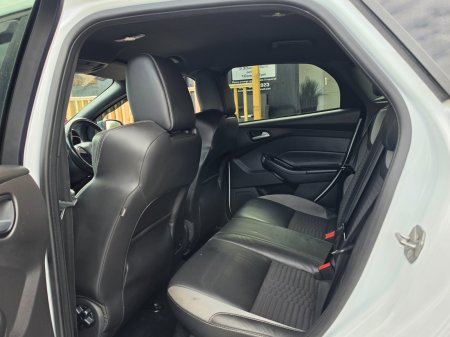 2016 Ford Focus - photo 12