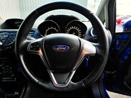 2015 Ford Fiesta - photo 17