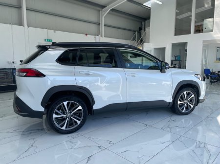 2025 Toyota Corolla Cross - photo 3