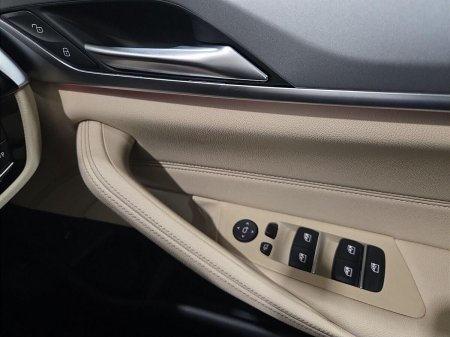 2023 BMW 5-Series - photo 23