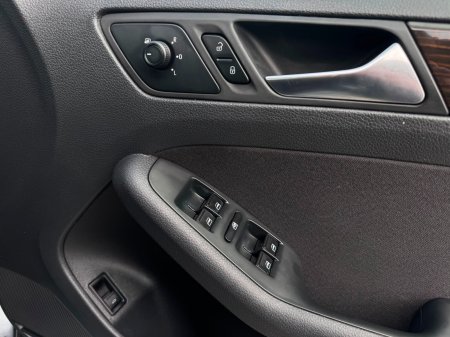 2016 Volkswagen Jetta - photo 11
