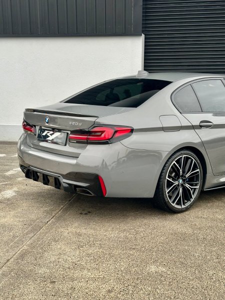 2021 BMW 5-Series - photo 12