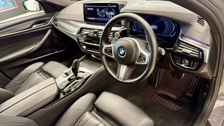 2022 BMW 5-Series - photo 22