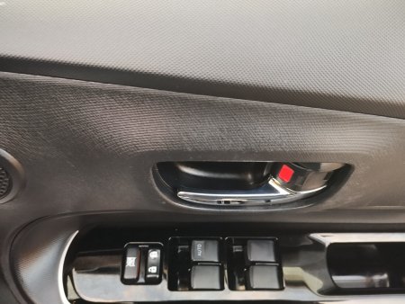 2015 Toyota Aqua - photo 11