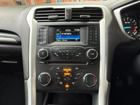 2016 Ford Mondeo - photo 16