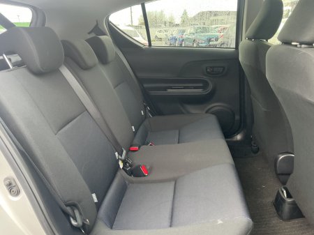 2015 Toyota Aqua - photo 11