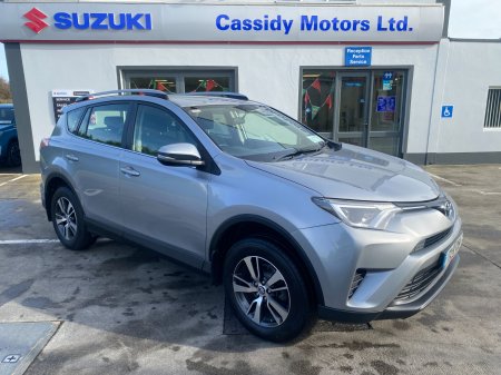 2017 Toyota RAV4 - photo 2