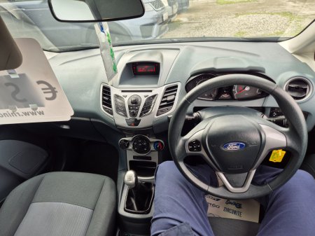 2011 Ford Fiesta - photo 14