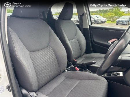 2022 Toyota Yaris - photo 2