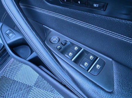 2017 BMW 5-Series - photo 23