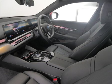 2026 BMW 5-Series - photo 7