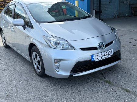 2013 Toyota Prius - photo 2