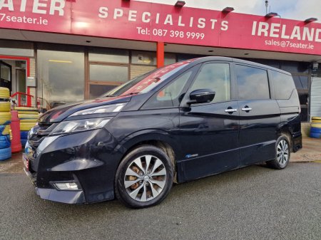 2017 Nissan Serena - photo 2