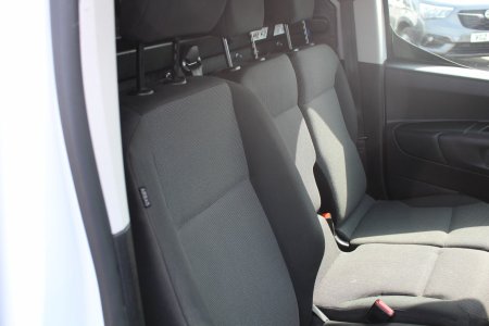 2025 Toyota Proace City - photo 14