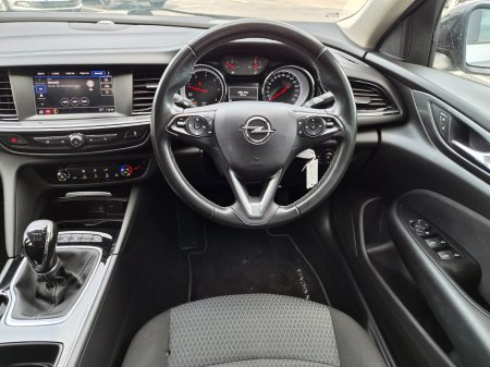 2022 Opel Insignia - photo 13