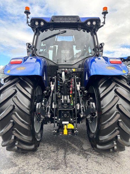 0 New Holland T7.225 - photo 4