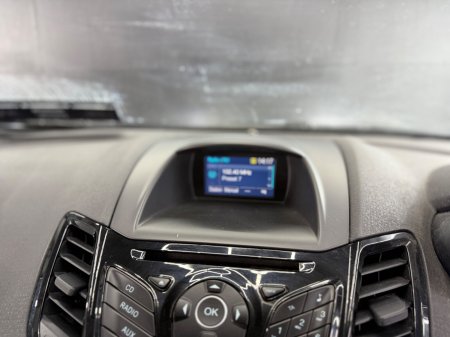 2016 Ford Fiesta - photo 26