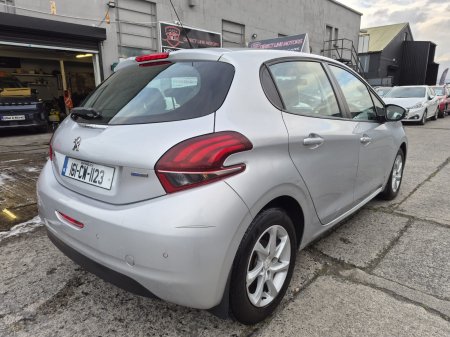 2016 Peugeot 208 - photo 12