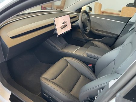 2025 Tesla Model 3 - photo 7