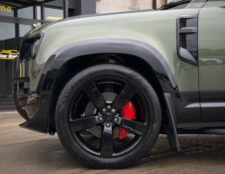 2025 Land Rover Defender - photo 8
